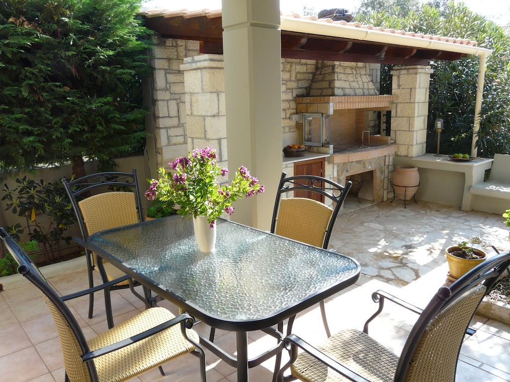 Villa Aliki บาร์บาตี ภายนอก รูปภาพ