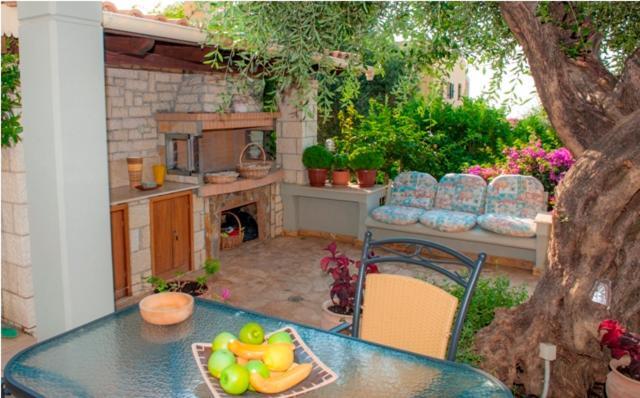Villa Aliki บาร์บาตี ภายนอก รูปภาพ